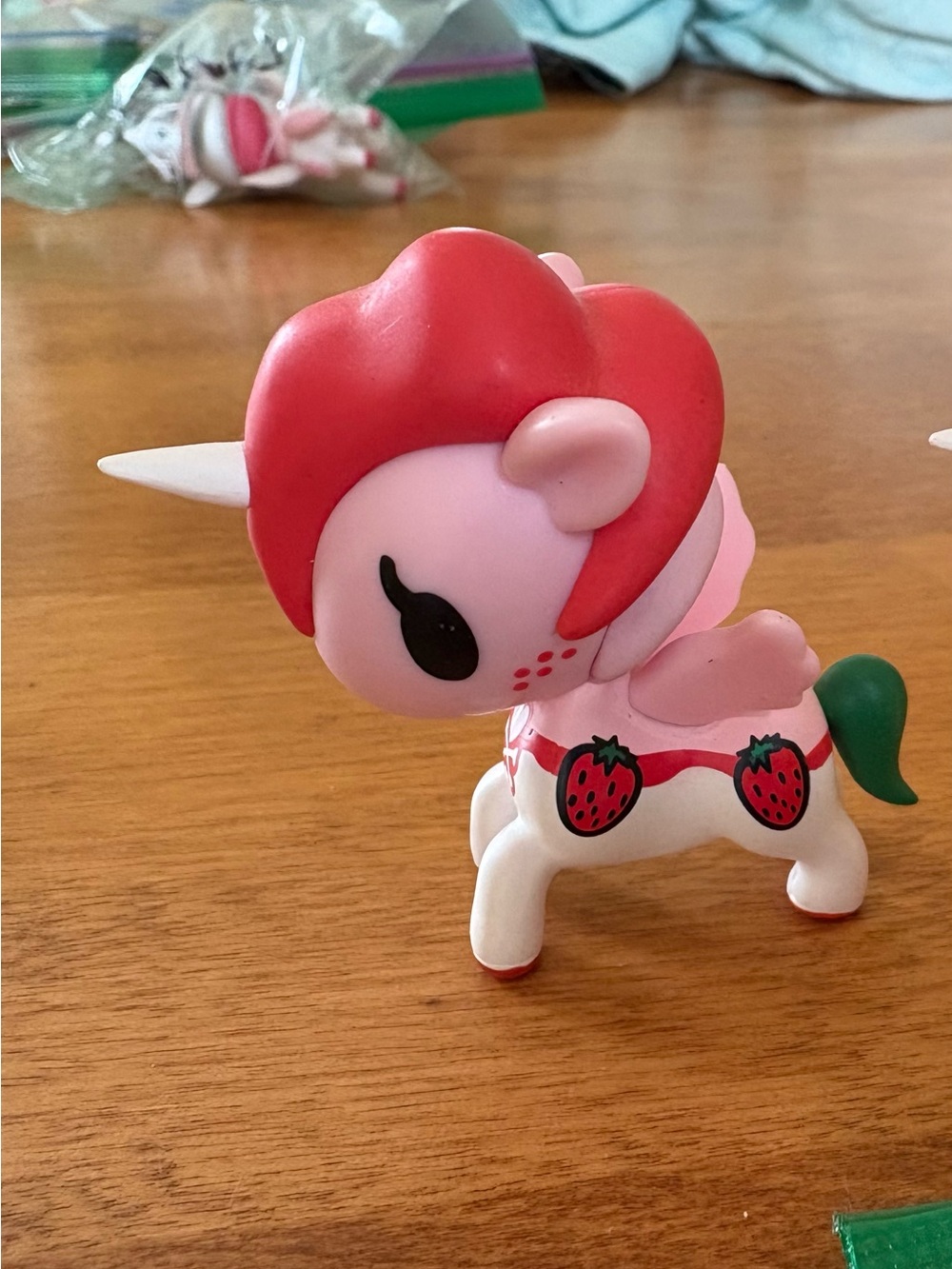 Tokidoki serie 4 Pink Strawberry Unicorn Figure